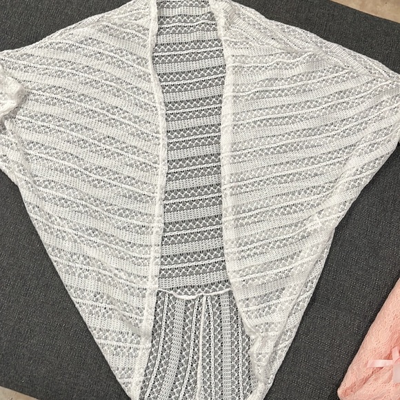 Lace party dress with shrug - Picture 3 of 3